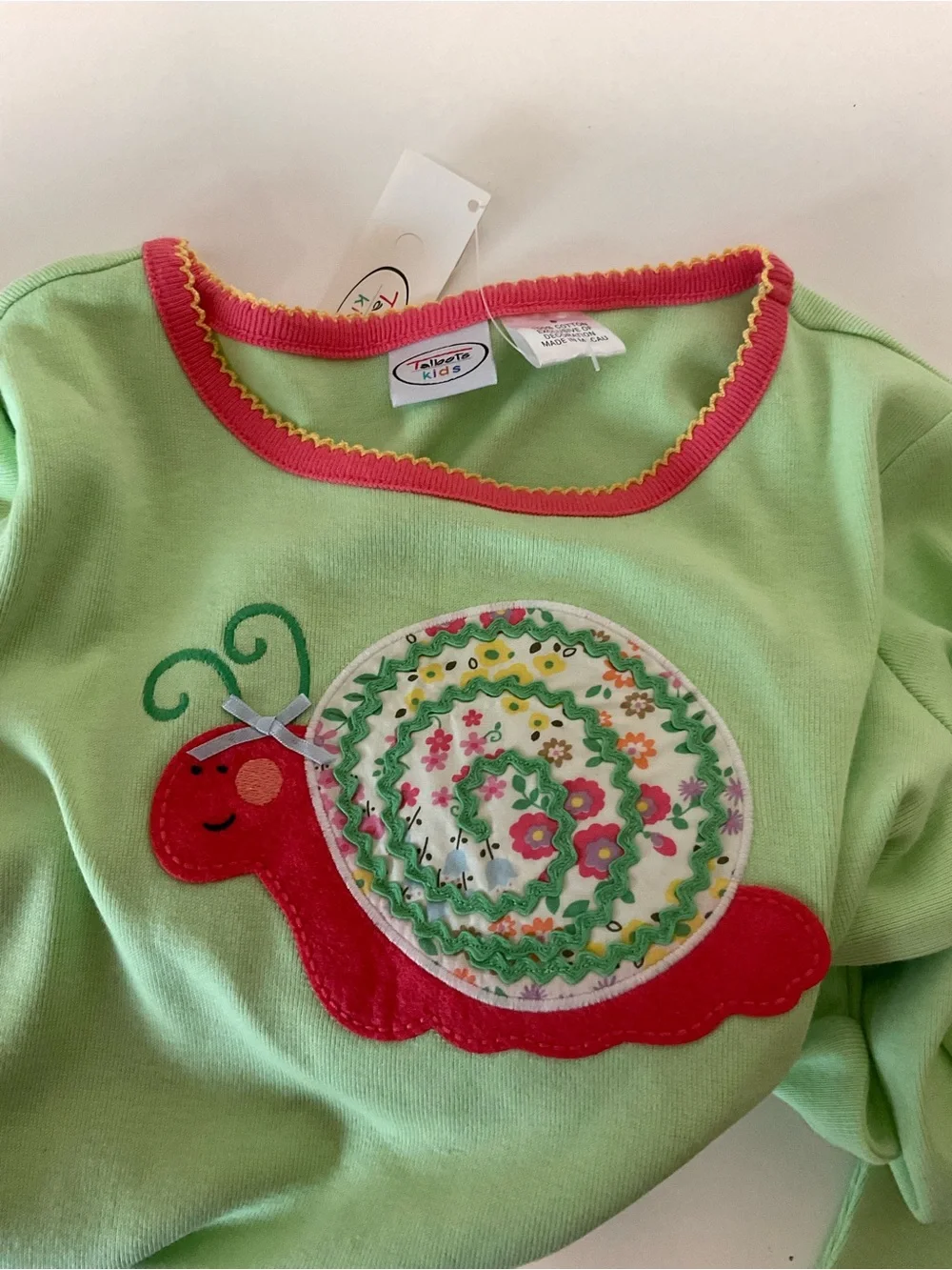 Talbots Kids Girls' Light Green Snail Appliqué  Top with Coral Trim Size 8